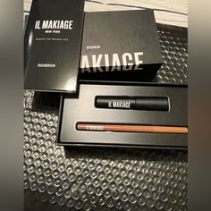 New And Up To Date Batch Code. A $45 Retail. The Il Makiage Brow Duo Is A Must-Have If Your Everyday Makeup Routine Is Gonna Be Complete. Make This Your Favorite Go To Brow Set. Everyday Makeup Routine, Brow Makeup, Everyday Makeup, Up To Date, Makeup Routine, Yorkie, Womens Makeup, Vision Board, New York