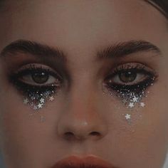 Tear Make Up Eyes, Glitter Makeup Ideas Festival, Grunge Glitter Makeup, Gliterry Eye Makeup, Midnights Make Up Look, Euphoria Glitter Makeup, Halloween Glitter Makeup, Rave Makeup Glitter, Celestial Makeup Looks