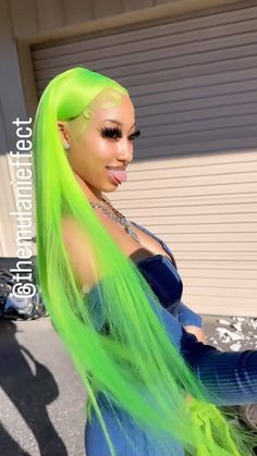 Green Deep Wave Wig, Creative Wig Hairstyles, Summer Wig Colors, Dyed Hair Dreads, Exotic Wig Colors, Colored Wigs On Light Skin Women, Green Wig Install, Color Wig Hairstyles, Green Frontal Wig