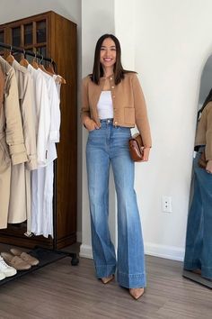 Professional Workwear Women, Office Outfits With Jeans, Female Ceo Outfits, Casual Aesthetics, Life With Jazz, Outfit Trabajo, Female Ceo, Palazzo Jeans, Jeans Outfit For Work