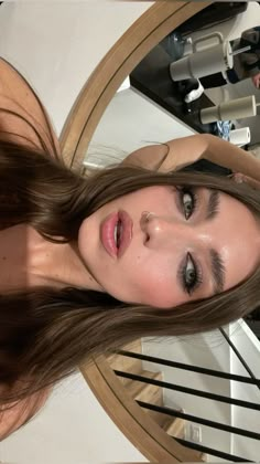 Mekap Mata, 20 Makeup, Prettiest Celebrities, Going Out Makeup, Bold Eyeshadow, Expensive Makeup, Date Night Makeup, Beauty Vibes, Face Art Makeup