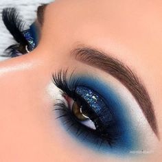 Blue And Silver Makeup, Silver Makeup, Amazing Makeup, Beautiful Eye Makeup