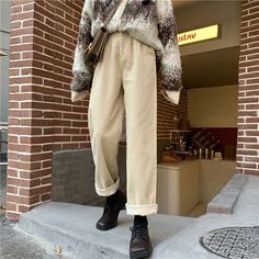 Beige Corduroy Pants Outfit, Beige Corduroy Pants, Corduroy Pants Outfit, Trousers Outfit, Corduroy Pants Women, Warm Pants, Chic Pants, Loose Trousers, Casual Wide Leg Pants