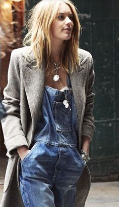 Camille Rowe dresses like a star — but we figured out her formula. Here's exactly what to buy. Camille Rowe, Stylish Jumpsuit, Bohol, Jumpsuit Outfit, Elements Of Style, 가을 패션, Denim Overalls, Looks Style