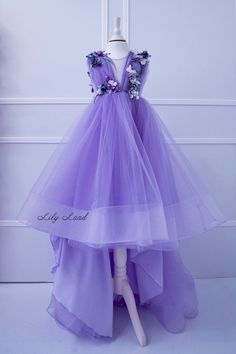 Prom Dress Aesthetic, Kids Prom Dresses, Gown Birthday, Dress For Special Occasion, Purple Flower Girl Dress, Prom Dress With Train, Baby Birthday Dress, Lace Flower Girl Dress, Special Occasion Gowns