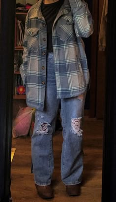 outfit inspo / fit check / flannel outfit inspiration / flannel outfit inspo / flannel inspo / blue flannel outfit inspo / gray flannel outfit inspo / cowboy boots aesthetic / cowboy boots outfit inspo / mirror selfie aesthetic / blue and gray flannel ourfit / film camera aesthetic / country outfit inspo / country outfit aesthetic / Blue Flannel Shirt Outfit Women, Jean And Flannel Outfit, Country Plaid Outfit, Blue And White Flannel Outfit, Heavy Flannel Jacket Outfit, Female Flannel Outfit, Blue Flannel Jacket Outfit, Big Flannel Jacket Outfit, Flannel Layering