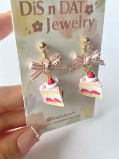 Polymer Clay Aesthetic, Aesthetic Clay Earrings, Clay Charm Earrings, Diy Earrings Polymer Clay, Polymer Clay Jewelry Diy, Clay Jewelry Diy, Funky Jewelry, Diy Clay Crafts