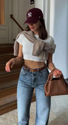 2024 Outfits Summer, Fashion Inspo Outfits Fall 2024, Summer 2024 Outfits Trends, New Era Cap Outfit, Outfit With Cap, University Fits, Cap Outfits For Women, Look Hippie Chic, Cap Outfit