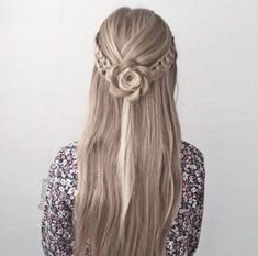 Trenzas con forma de rosa Straight Wedding Hair, Rose Hairstyle, Flower Braid, Super Easy Hairstyles, Braided Prom Hair, Braided Bun Hairstyles, Pinterest Hair, Natural Hair Styles Easy, Modern Hairstyles