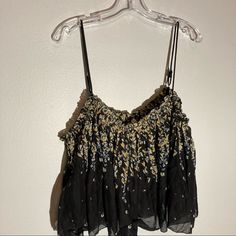 Boho Floral Crop Top Is A Smock Peasant Style And Features Adjustable Spaghetti Straps And An Almost Strapless Look. Loose, Fun, Cool! Layer Over Bralette/Cami/Bra Or Alone If You Dare. Great With Jeans, Shorts, Or Skirt. New With Tags Black Strapless Tank Top For Beach, Strapless Camisole For Summer Nights Out, Strapless Summer Camisole For Night Out, Strapless Camisole For Night Out In Summer, Black Strapless Tank Top For Spring, Black Strapless Tank Top For Summer, Black Strapless Summer Tank Top, Black Strapless Camisole With Built-in Bra, Strapless Black Camisole With Built-in Bra