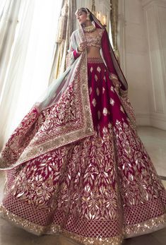 Designer Lehenga Choli for Bride Choli For Bride, Orang India, Red Bridal Dress, Raw Silk Lehenga, Dishwashing Gloves, Wedding Lehenga Designs, Asian Wedding Dress, Asian Bridal Dresses, Diana Penty