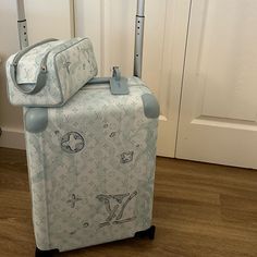 Carry-On Louis Vuitton Luggage Was Purchased For $4,100 I’m Willing To Let It Go For $3000 Only Used Once Designer Luggage For Trips, Designer Luggage With Sleeve For Trip, Luxury White Bags With Luggage Sleeve, Luxury White Rectangular Luggage, Luxury White Luggage For Everyday Use, Lv Luggage, Louis Vuitton Luggage, Carry On Size, Let It Go