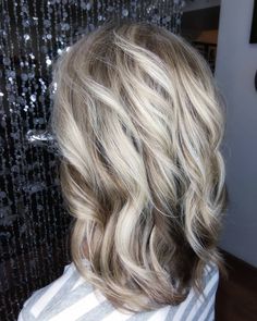 #Hairoftheday #blondetones #authentichairarmy #livedincolor #hairinspo #babylights #hairofig #hairlove #hair #imallaboutdahair #hairpaint…