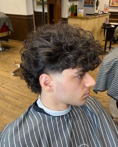 Boyfriend Haircut, Pink Hair Guy, Taper Fade Curly Hair, Mens Haircuts Short Hair, Mullet Haircut, Mens Hairstyles Thick Hair