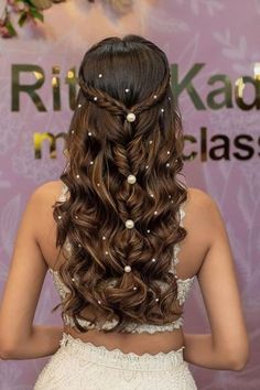 Unique Wedding Hairstyles Brides, Fairytale Hairstyles Half Up, Goddess Waves, Fairytale Hairstyles, Bouncy Hairstyles, Reception Hairstyles, Whimsical Party, Party Hairstyle, Wedding Hair Trends