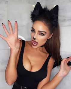 Halloween Rave Outfits, Cat Halloween Makeup, Just Out Of Reach, Creepy Halloween Makeup, Halloween Party Outfits, Halloween Makeup Inspiration, Olivia Culpo, Out Of Reach, Cat Makeup