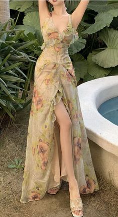 Vintage Printed V Neck Ruffles High Slit Maxi Summer Dress. https://pradize.com/collection/summer-dresses Unique Summer Dresses, Maxi Dress Indian, Maxi Summer Dress, Gown Party Wear, Gowns Dresses Elegant, Cottagecore Outfits, Traditional Indian Dress, Nature Dress, Indian Dresses Traditional