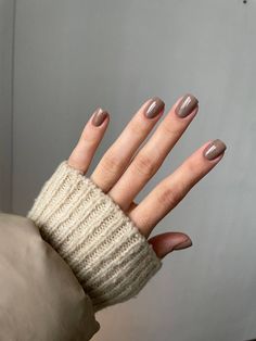 Fall Nude Nails, Shellac Nails Fall, Autumn Manicure, Autumn Looks, Kutek Disney, September Nails, May Nails, Subtle Nails, Simple Gel Nails