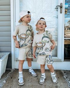 Disney Outfits For Boys, Memphis Outfits, Toddler Boy Disney Outfit, Toddler Disney Outfit, Hollywood Studios Outfit, Pixar Party, Universal Studios Outfit, Disney World Hollywood Studios