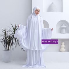 Product Details: Front Top Length 125cm Rear Top Length 135cm Bottom length 120cm Bottom width 75cm Traditional White Long Sleeve Khimar, White Khimar For Wedding, White Wedding Khimar, Prayer Clothes, Prayer Dress, Head Coverings, Set Women, Head Covering, Pretty Dresses