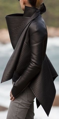 Gareth Pugh Stile Pin Up, Gareth Pugh, Yohji Yamamoto, Black Leather Jacket, Fashion Mode