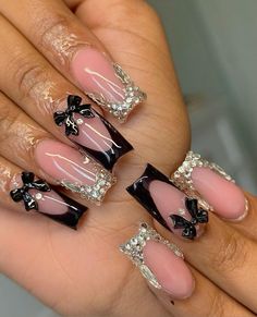 #nails #nailart #naildesign #nailartideas #bows #silver #black Black Nails With Gems Short, Black Nails With Silver Charms, Black Nails With Bow, Black Nails With Gems, Black Birthday Nails, Black And Silver Nails, Dark Nail Designs, Fresh Nail, Black French Tips