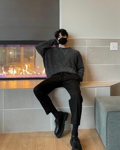 Korean Outfits Men Black, Cute Kpop Outfits Men, Korean Mens Outfits Casual Street Style, Alexander Mcqueen Street Style, Asian Male Street Fashion, K Style Men, Dinner Mens Outfit, Men Dark Outfit, Korean Men Aesthetic Outfits