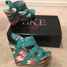 Nwot Bke Sole Blue Wedges. With Multi Color Wedge And Cute Silver Studs. Size 6.5 In Women's Questions? Leave A Comment Below! Baddie Closet, Queen Vampire, Goth Shoes, Platform Wedges Shoes, Lady Shoes, Blue Wedges, Cute Wedges, Boot Shoes, Fresh Shoes