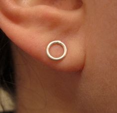 Elegant and Understated Hand-Made Open Circle Stud Earrings - 0034 - Virginia Wynne Designs Silver Earrings Aesthetic, Earrings Aesthetic, Simple Stud Earrings, Minimal Earrings, Circle Earrings Studs, Nail Jewelry, Earrings Simple, Small Earrings Studs, Circle Studs