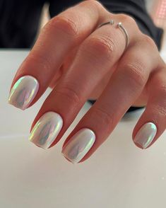 23 White Chrome Nails 2024: Dazzling Trends for Stylish Manicures - divagaze.com White Chrome Nails, Chrome Nail Art, Romantic Nails, Latest Nail Trends, Gel Glue, Short Coffin, Nails Press, White Chrome, Press Ons