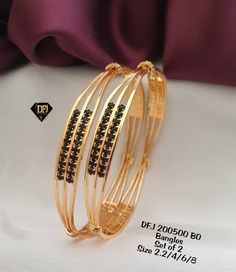 Black Stone Bangles In Gold, Black Beeds Bangles Gold, Karimani Bangle Designs, Black Beads Bangles, Black Beats, Gold Jewelry Outfits, Black Beads Mangalsutra Design