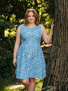 Stand out in a crowd in this classic dress. You'll never be bored with the bright blue floral print and faux side-button plackets. Elastic Waist Dress, Dress Crafts, Blue Floral Print, Floral Color, Hand Screen Printed, Classic Dress, Button Detail, Dress Blue, Bright Blue