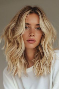 Long golden blonde hairstyles, color ideas Shoulder Length Hair Blonde, Beach Blonde Hair, Caramel Blonde Hair, Shoulder Length Blonde, Fall Blonde Hair, Blonde Hair Ideas, Blonde Hair Transformations, Golden Blonde Hair, Caramel Blonde