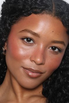 Sunkissed Makeup, sunkissed makeup ideas, summer makeup, natural makeup, peach makeup, soft glam, summer sunkissed makeup, summer makeup ideas Sunkissed Makeup, Peach Makeup, Summer Makeup Looks, Cream Blush, Makeup For Black Women, Natural Makeup Looks, Summer Makeup, Glam Makeup