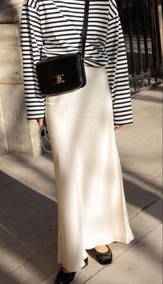 Trendy Winter Outfits, Satin Skirt Outfit, Elegant Summer Outfits, Aesthetic Overalls Outfit, Elegant Classy Outfits, Summer Office Outfits, Style Désinvolte Chic, Chic Business Casual, High Waisted Dress Pants