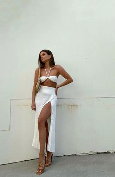 Set by Core Lifestyle Tulum Vibes Outfit Party, Vacay Fits, Tulum Outfits, Looks Street Style, Looks Chic, Pleated Midi Skirt, Looks Style, Mode Inspiration, Instagram Foto