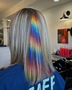 Peekaboo Hair Colors 2025: 25 Trendy Ideas for All Hair Lengths & Styles Peekaboo Colors, Short Haircuts Curly, Peekaboo Hair Color Ideas, Peekaboo Hair Color, Hidden Rainbow Hair, Peekaboo Hair Colors, Peekaboo Color, Haircuts Curly, Curly Styles