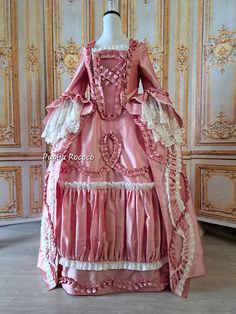 Very elegant and romantic French dress in pink tafta with Valencienne lace decorations (the lace is vintage so it has small, almost imperceptible stains). 12 meters of fabric sewn in Italy based on the model of an original 18th century dress. Italian size 42/44. Possible to widen or tighten thanks to the hidden laces on the back. French Rococo Fashion, Aerion Targaryen, 18th Century Wedding, Rococo Dresses, Lace Decorations, Victorian Era Dresses, Dress Italian, Rococo Dress, Oc Reference