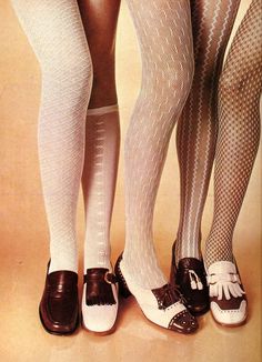 love all of these tights/shoes combinations. 60s Shoes, 1960s Shoes, 1960 Fashion, Mode Shoes, 60s 70s Fashion, Fashion 1960s, Look Retro, Sixties Fashion, Gogo Boots