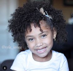 Toddler Curly Hair, Hairstyle For Curly Hair, Middle School Hairstyles, Curly Hair Ideas, Pelo Afro, Flower Girl Hairstyles, Back To School Hairstyles