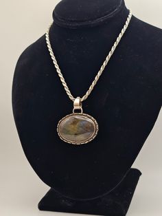 Vintage 925 Silver East-West Bezel Set Oval Cut Labradorite Pendant Necklace  Item w#3093 Clean and in good condition  18 inch chain with a Lobster Claw clasp, 3mm Chain  Pendant and bail are approximately 1.5 inches long and 1.5 inches wide 32 grams Welcome to Westgate Jewels! At Westgate Jewels, we specialize in vintage estate jewelry, vintage designer jewelry, Vintage Native American jewelry and wears, Collectables, and Vintage fine karat gold and sterling silver jewelry. Our Collection Our s Vintage Native American Jewelry, Vintage Designer Jewelry, Labradorite Necklace, Labradorite Necklaces, Labradorite Pendant, East West, Chain Pendant, Native American Jewelry, Jewelry Vintage