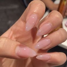 Basic Nail Inspo Summer, Classic Almond Nails, Pretty Nails Coffin, Ideal Makeup, Nicole Smith, Anna Nicole, Gel Set, Basic Nails