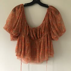 Free People Top Sz Small Off Shoulder Or On This Is A Beautiful Print Soft Fabric Great For Spring-Fall Soft Beautiful Flow Pair Up With Jeans Sneakers Or Pencil Skirt, Shorts Cool Long Sleeve Tops, Cute Fall Tops For Women, Hippie Vibes Outfit, 70s Fall Fashion, Sweetheart Top, Mushroom Jewelry, Camila Morrone, Dress Tops, Skirt Shorts