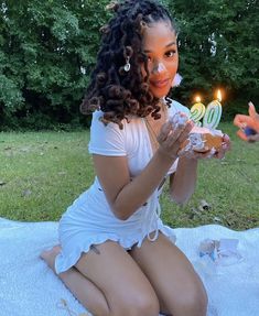 Winter Picnic Photoshoot, Summer Black Women Hairstyles, Summer Loc Hairstyles, Nature Photoshoot Black Women, Summer Outfits Black Woman Baddie, Locs Black Women Natural Hair, Picnic Outfit Black Women, Soft Feminine Outfits, 21st Birthday Photoshoot