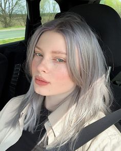 Funky Blonde Hair, Silver Hairstyles, Silver White Hair, Grey Hair Dye, Light Blue Hair, Hair Nutrition, Cabello Hair, Beautiful Gray Hair, Silver Highlights