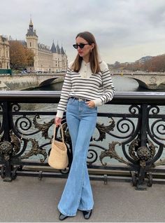 Paris Outfits Spring, Paris Spring Outfit, Hm Outfits, Parisian Outfit, Outfits Paris, Parisian Outfits, Top Summer Outfits, Parisian Chic Style, Paris Chic