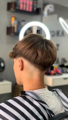 White Guy Haircuts, Low Fade Haircut Men's, Barber Tips, Very Short Hair Men, Men Fade Haircut Short