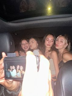 Girls Night Asthetics, Girls Night Out Photoshoots, Girl Night Out, Girls Day Out, With The Girls Aesthetic, Girls Night In Aesthetic, Girls Night Out Aesthetic, Girls Night Aesthetic, Party Girl Aesthetic