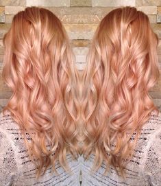 Hair Strawberry Red Hair, Champagne Blond, Blonde Hair Color Chart, Light Strawberry Blonde, Hair Messy, Low Chignon, Color Rubio, Peach Hair