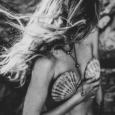 Beach Babies, Seashell Bra, Beach Glam, Style Hippie Chic, Tahitian Pearls Jewelry, Mermaid Photography, Beach Suite, Aesthetic Journal, Mermaid Outfit